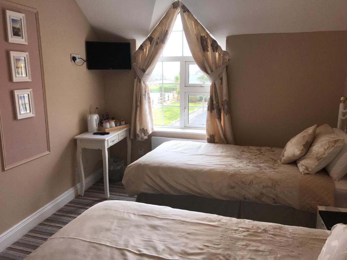 Kielty'S Of Kerry Bed And Breakfast Уотървил Екстериор снимка
