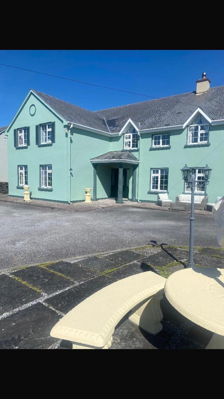 Kielty'S Of Kerry Bed And Breakfast Уотървил Екстериор снимка