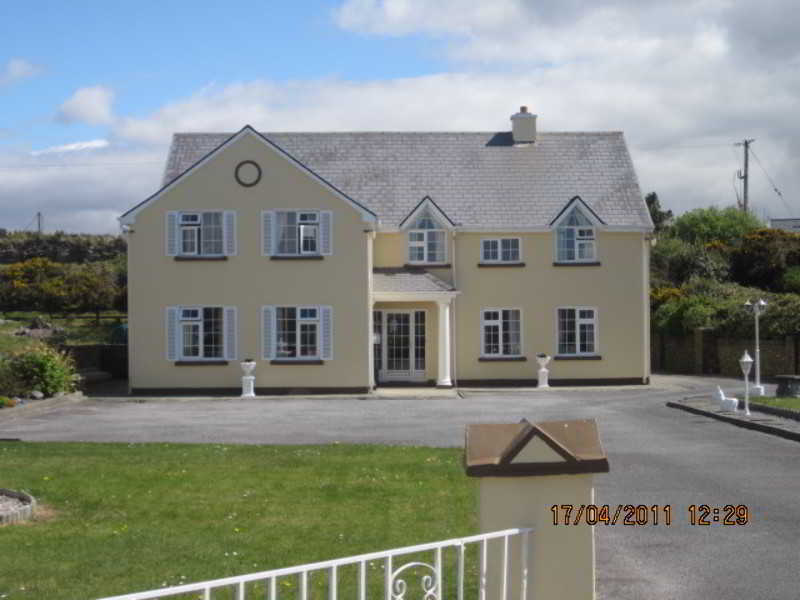 Kielty'S Of Kerry Bed And Breakfast Уотървил Екстериор снимка